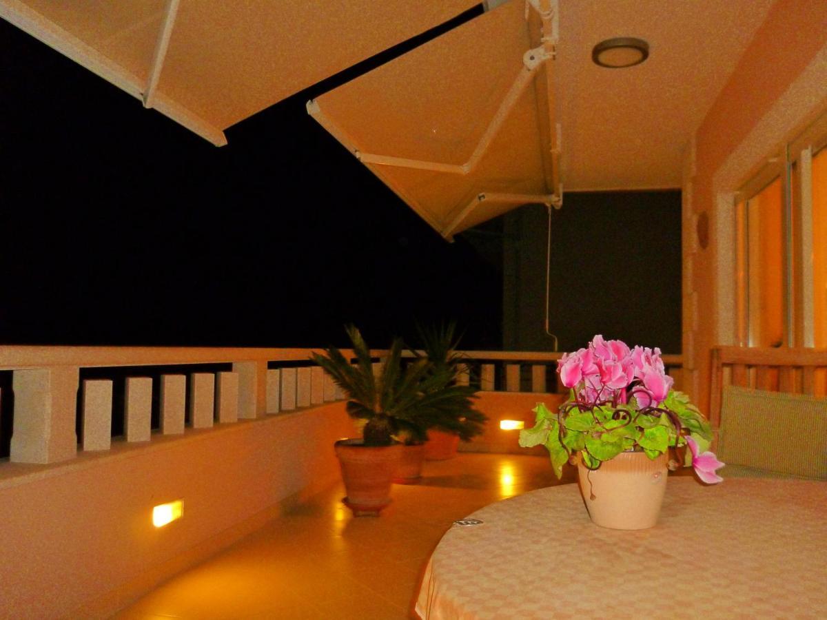 Apartments Jani Hvar Town Esterno foto